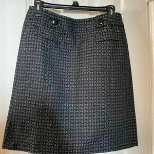 Ann Taylor skirt size 4 beautiful details